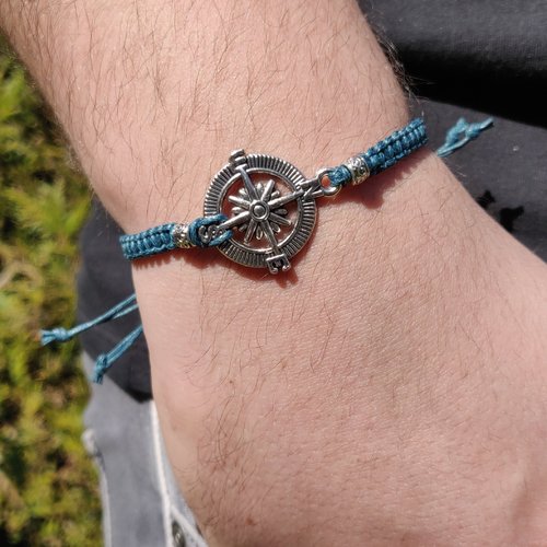 Bracelet homme, bracelet macramé bleu canard, boussole argenté, game of thrones, pirates des caraibes, idée cadeau homme, miss perles