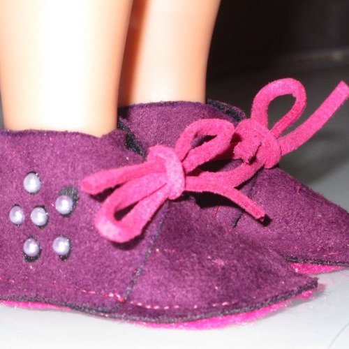 Chaussures pour poupée 33 cm chérie de corolle daim bordeaux