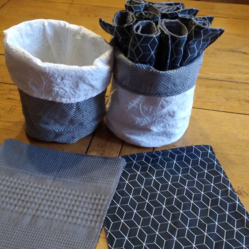 Lavettes (10) et vide poche réversible. essuie tout lavable en nid d'abeille gris  et coton  motif géométrique noir  zéro déchet