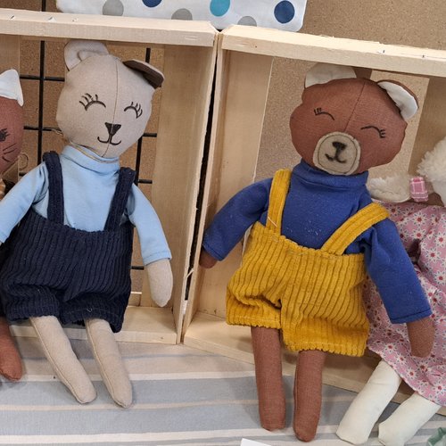 Doudou mouton chat ourson  au choix avec une tenue
