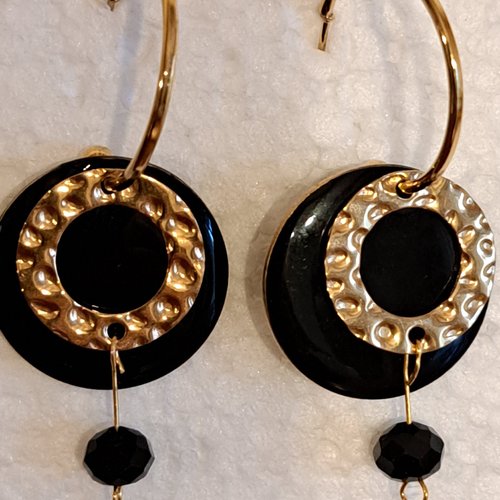 Boucles d'oreille géométrique disque  émaillé noir, perle noire et cercle acier inoxydable