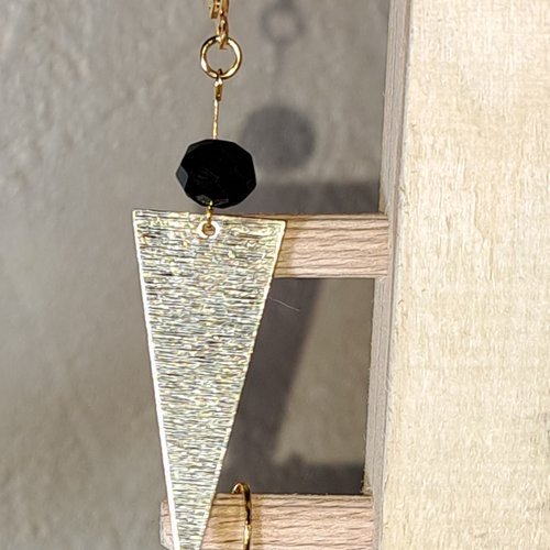 Boucles d'oreille géométrique triangle, perle noire ,acier inoxydable