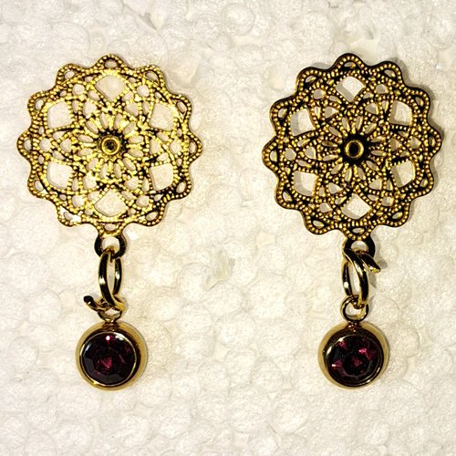 Boucles d'oreille  pierre couleur violet, breloque fleur en acier inoxydable