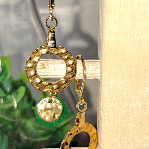 Boucles d'oreille géométrique disque  émaillé vert, anneau, acier inoxydable