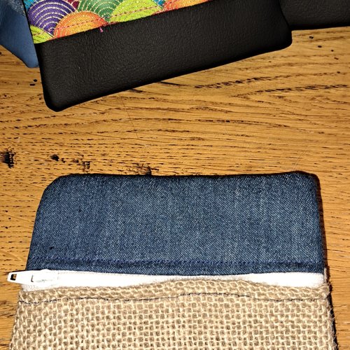 Porte monnaie en jean bleu et toile de jute naturellle
