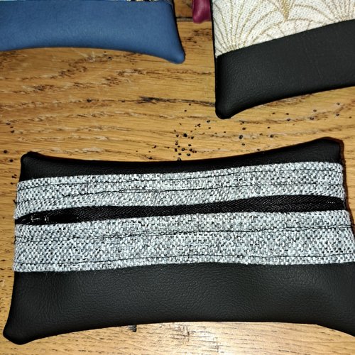 Étui lunettes en similicuir noir et tissus gris