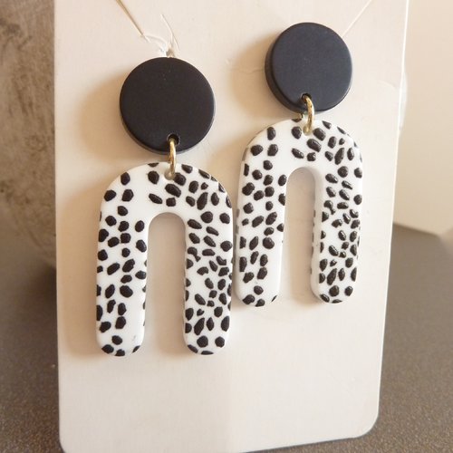 Boucles d'oreille fimo noir et blanc