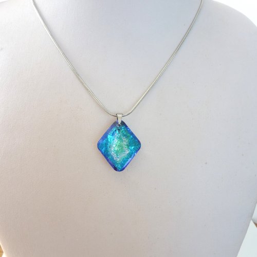 Collier chaine inox pendentif pure cristal bleu