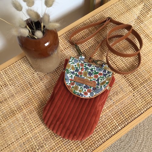 Pochette pour téléphone en velours et liberty