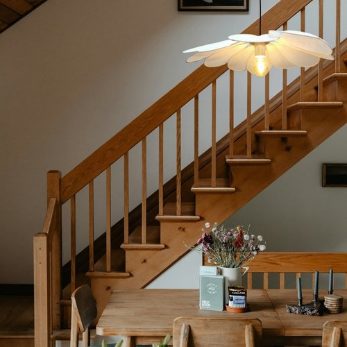 Suspension, pâquerette, la classique, 12 pétales, rotin et lin blanc