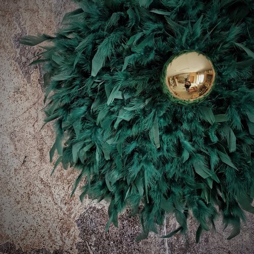 Applique murale fleur en plumes, vert sapin, modèle dahlia, la classique, 60cm de diamètre