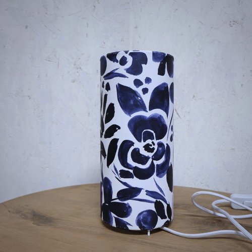 Lampe de chevet imprimé fleurs bleues aquarelle