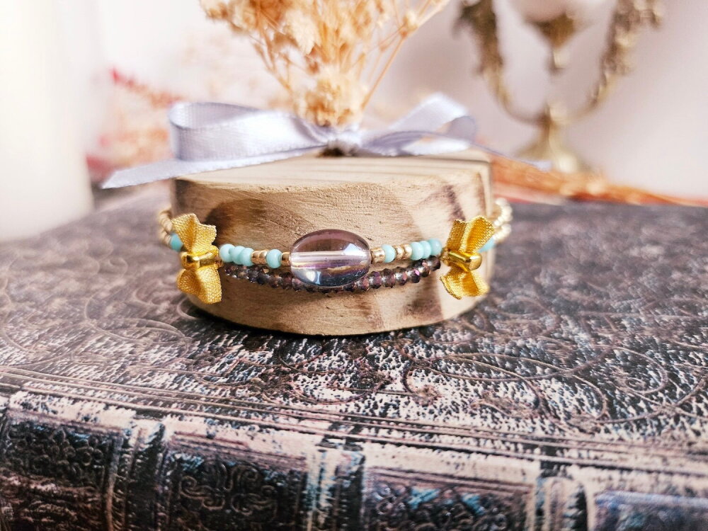Bracelets élastiques en perles colorées, Philippine et tubes dorés