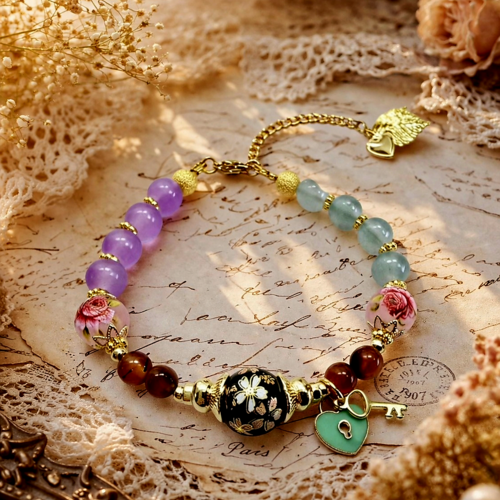 Bracelet femme ajustable printanier fleuri fleur bohème romantique boho perle verre violette bleue clair perle motif rose breloque cadenas