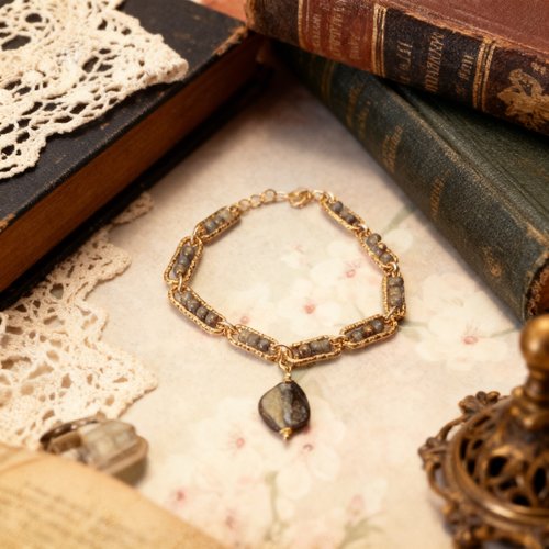 Bracelet femme réglable ajustable chaine large striée dorée acier inoxydable petite perle grise clair colorée nuance perle culture