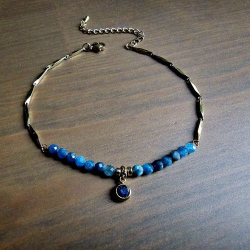 Bracelet fin ajustable romantique bohème petite perle bleue apatite fine chaine breloque doré acier inoxydable artisanat fait main unique
