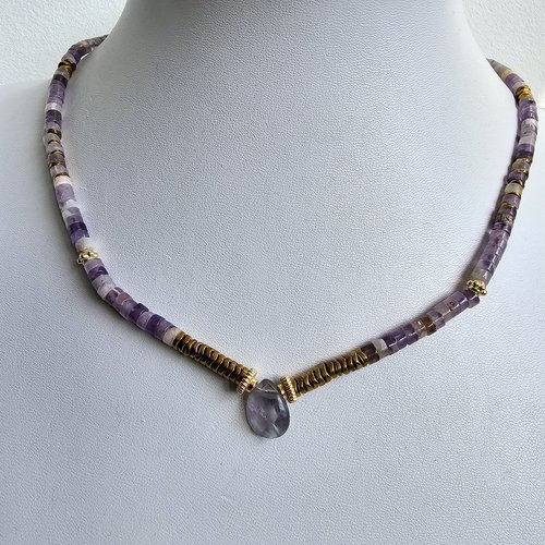 Collier mixte ajustable élastique ras du cou style surf véritable perle rondelle pierre violette améthyste breloque dorée  inoxydable