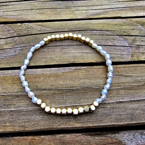 Bracelet fin femme élastique ajustable véritable petite perle blanche eau douce perle carrée dorée acier inoxydable création unique
