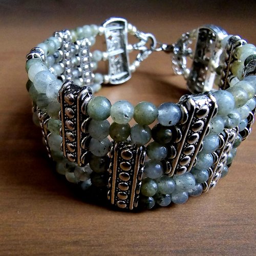 Bracelet large manchette ajustable réglable argenté perle lisse ronde verte en pierre naturelle six rangées rang création boho