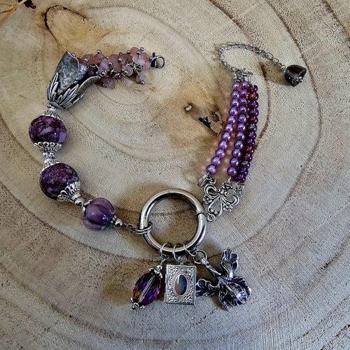 Bracelet femme ajustable fleuri printanier bohème romantique boho grande et petite perle violette grand anneau connecteur argenté breloque