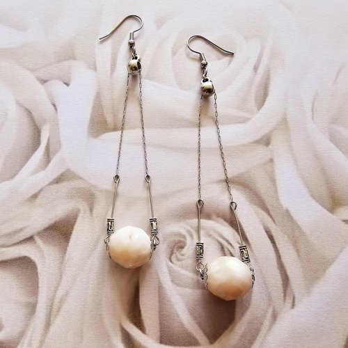 Boucle d'oreille femme pendante chic bohème romantique boho perle beige facette façonnée brillante chaine crochet inoxydable perle