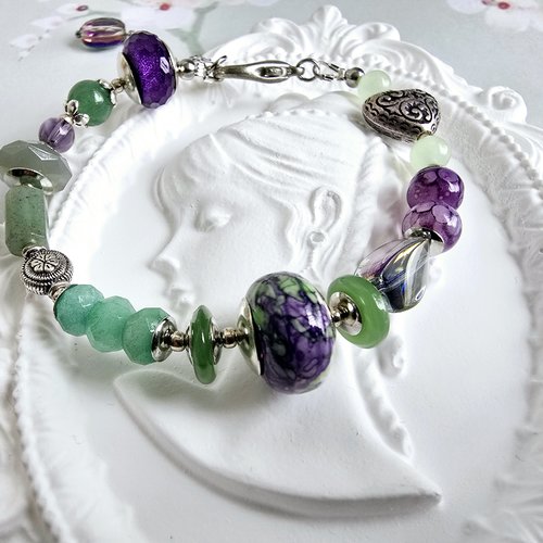 Bracelet ajustable femme argenté romantique bohème boho perle violette verte plate ronde pierre naturelle perle irisée nuancée coeur