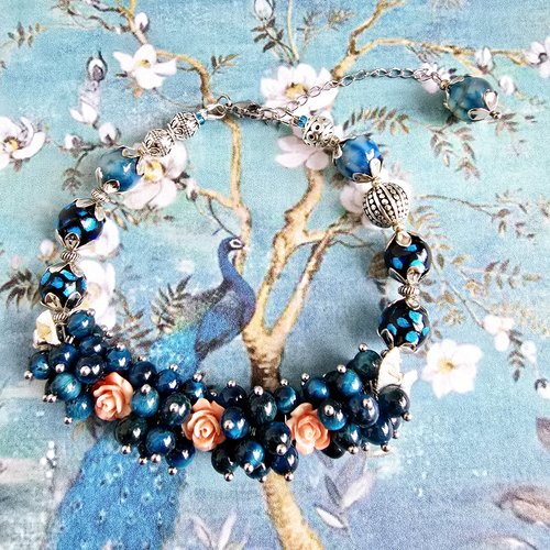 Bracelet femme romantique bohème perle ronde pierre naturelle bleue différente taille perle breloque couleur argent fleur rose petit noeud