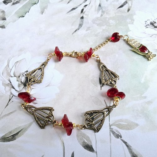 Bracelet ajustable femme estampe breloque baroque romantique bohème style vintage ancien double perle pyramidale rouge originale main coeur