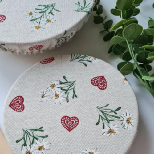 Lot de 2 couvre-plats en tissu coton et polyester | réutilisables et lavables | cuisine écologique | edelweiss et cœurs | doublés