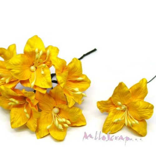 *lot de 5 fleurs "lily" jaune avec tige embellissement scrap carte (réf.810).*