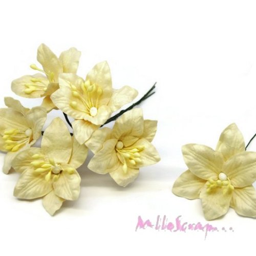 *lot de 5 fleurs "lily" crème avec tige embellissement scrap carte*