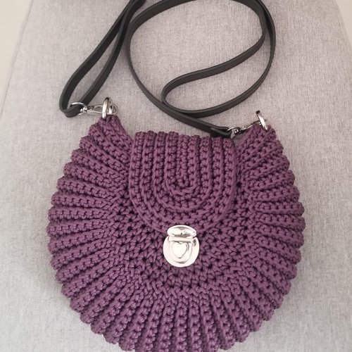 Sac bandoulière prune rond au crochet