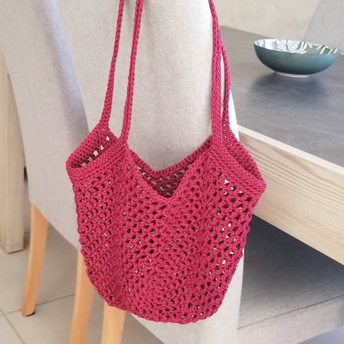 Sac tulipe rouge fonce au crochet