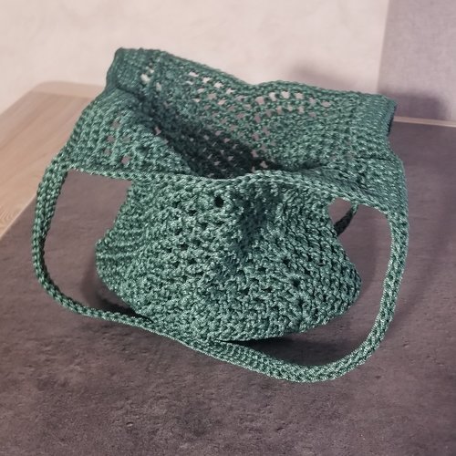 Sac tulipe vert emeraude au crochet