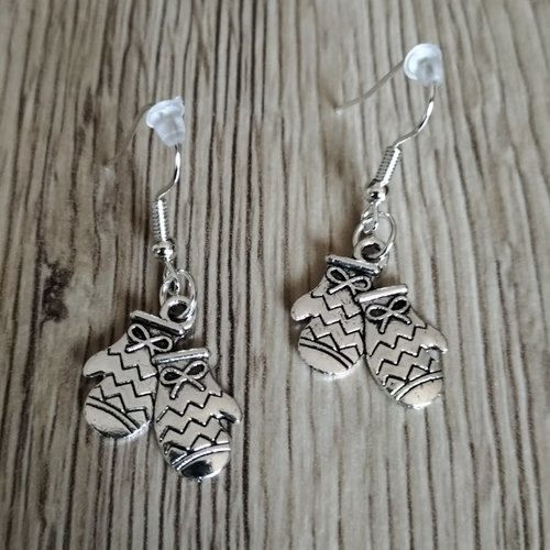 Boucles d'oreilles gants de noel argentés