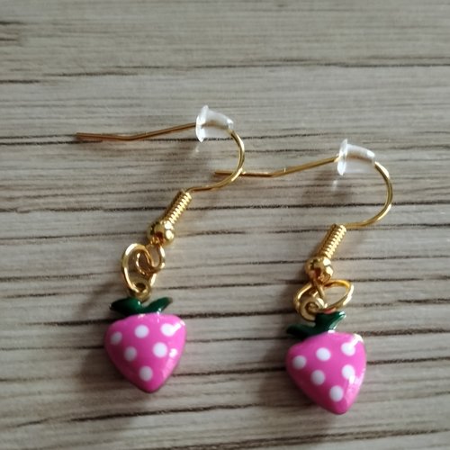 Boucles d'oreilles fraises roses