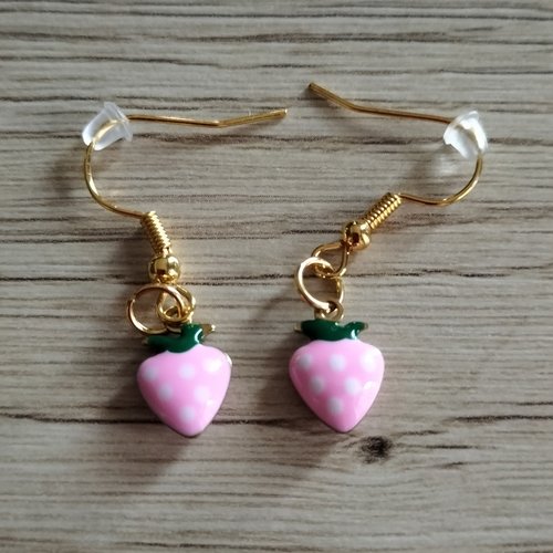 Boucles d'oreilles fraises roses