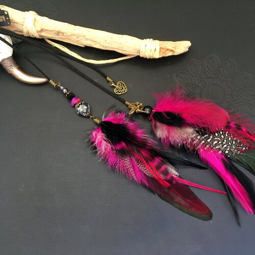 Long bijoux pour cheveux plumes noires, fuschia violet, perles, fée, clip cheveux plumes, accessoire coiffure