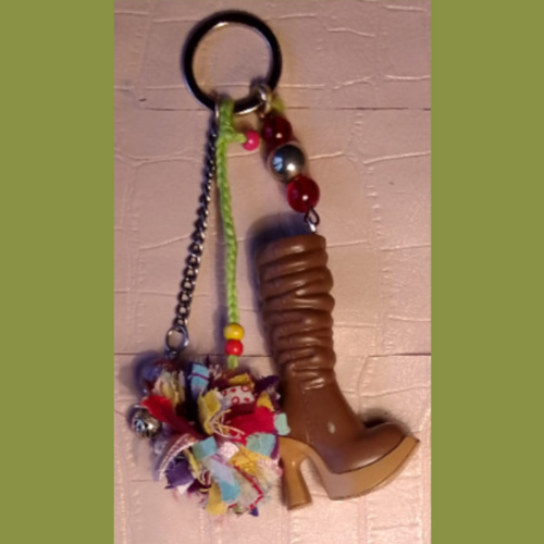 Porte-clé / bijou de sac botte marron