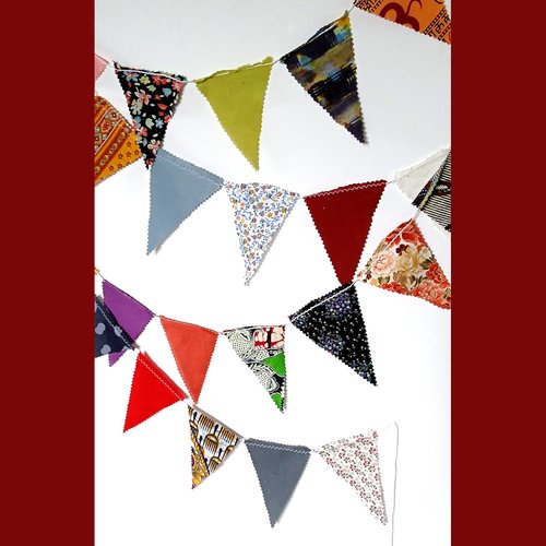 Guirlande fanions en tissus recyclés multicolores