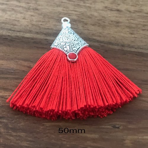 1 pompon coton rouge   embout argenté 50mm