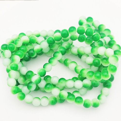 20 perles de verre vert /blanc 8mm