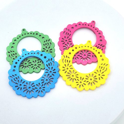 5 pendentifs  bois colorés  fleur 50mm