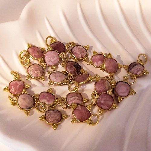 1 pendentif  rhodonite rose  carre facette  serti argent 925 doreé or 24kt