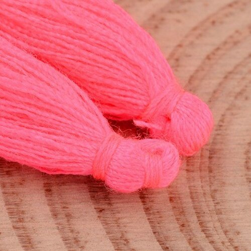 10 pompons breloque coton  rose fluo longueur 25x5mm
