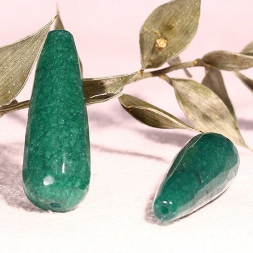 2 jades goutte facettée couleur vert foret clair longueur 29x11mm