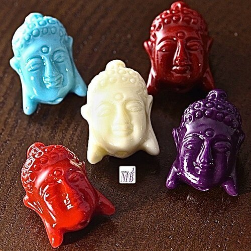 5 têtes de bouddha résine multicolore percées 17x13mm