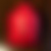 2 perles têtes  de bouddha en howlite  teintée rouge  en relief 29x20mm