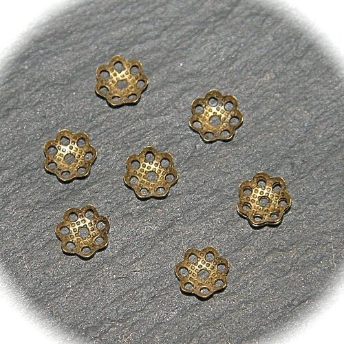 20 calottes coupelles forme fleur ciselées miniatures 5mm