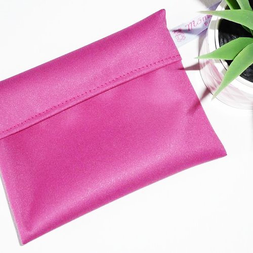 Pochette imperméable lavable et réutilisable fuchsia - pochette à savon ou pour serviette hygiénique lavable